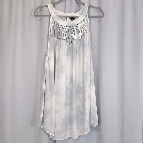 Torrid Ivory Wash Crinkle Gauze Halter Tank Top Size 2 NWT - Picture 2 of 8